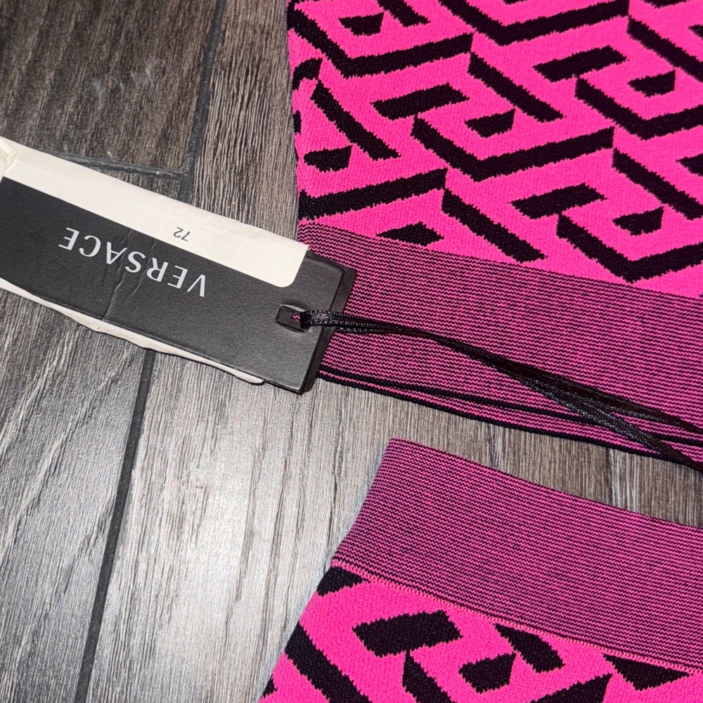 NEW W/ TAGS Versace Pink & Black Logo Two-Piece Coordinating Skirt & Top Set - Picture 5 of 8